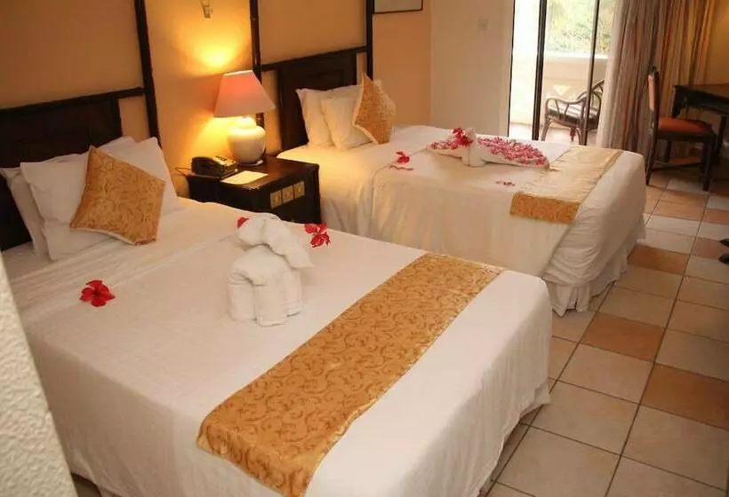 호텔 Mombasa Continental Resort