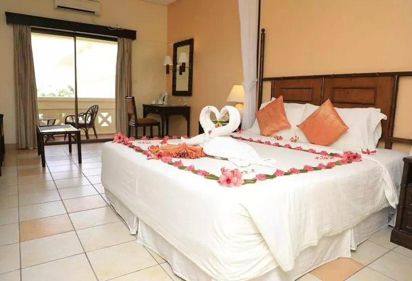호텔 Mombasa Continental Resort