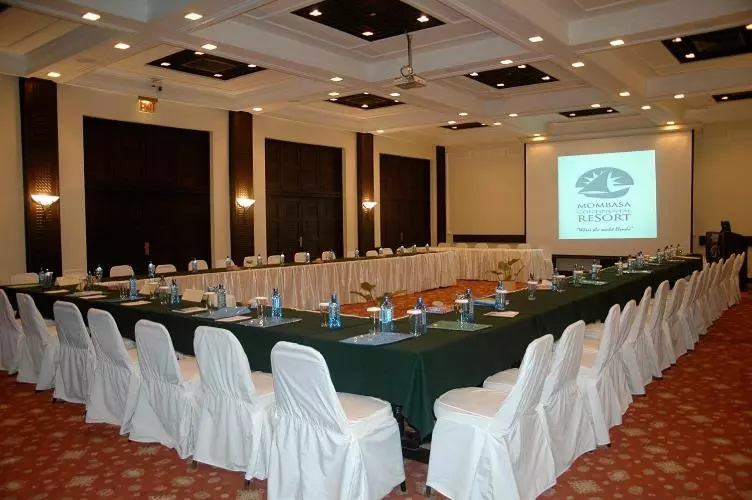 호텔 Mombasa Continental Resort