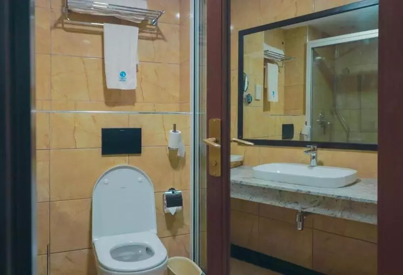 호텔 Mombasa Continental Resort