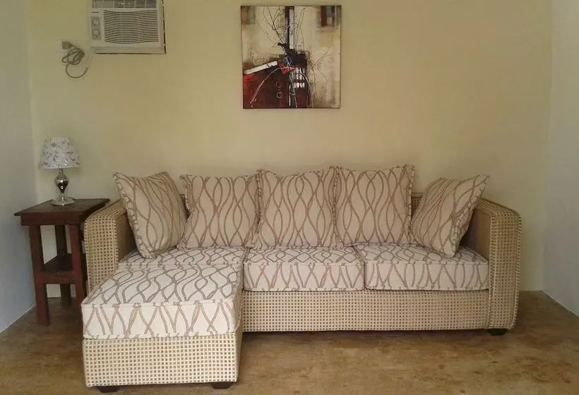 ホテル Panglao Palms Apartelle