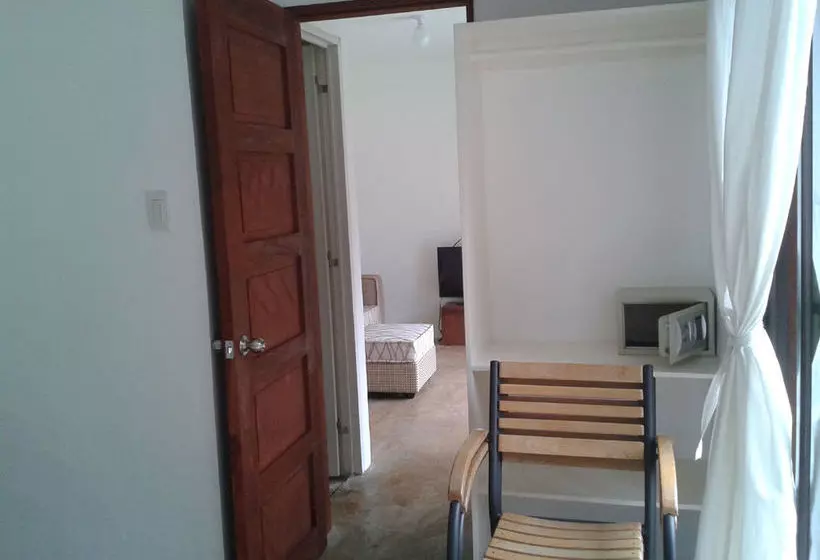 ホテル Panglao Palms Apartelle