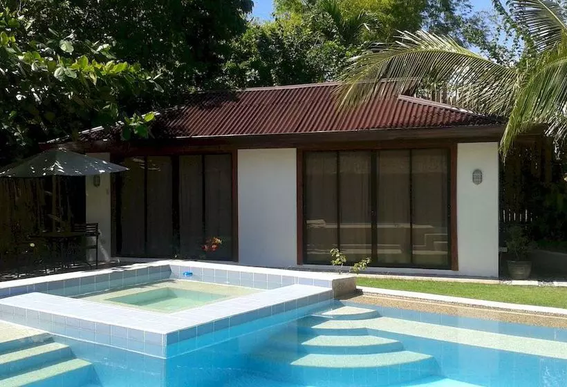 ホテル Panglao Palms Apartelle