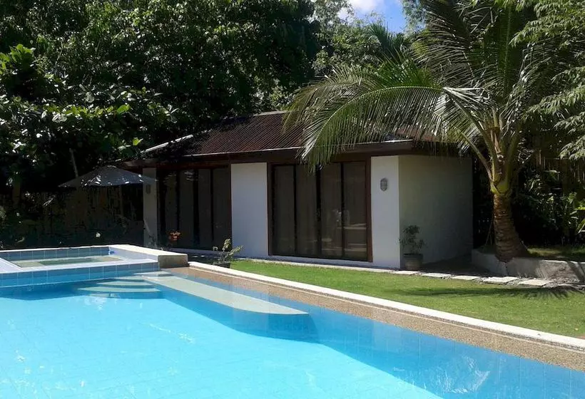 ホテル Panglao Palms Apartelle