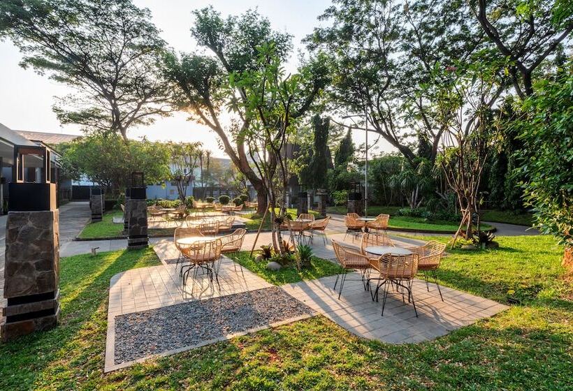 Oakwood Hotel & Apartments Taman Mini Jakarta