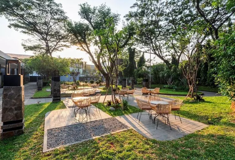 Oakwood Hotel & Apartments Taman Mini Jakarta