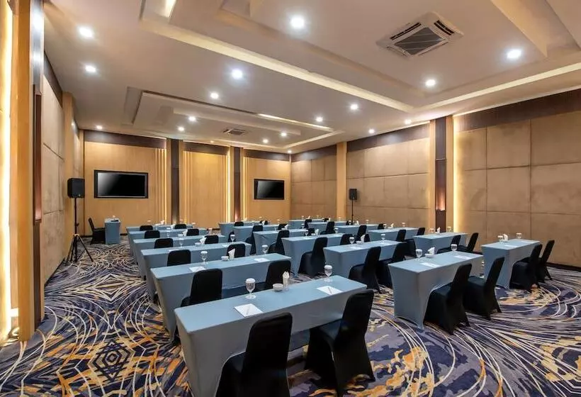 Oakwood Hotel & Apartments Taman Mini Jakarta