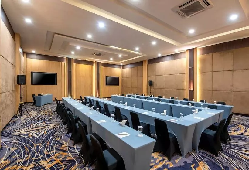 Oakwood Hotel & Apartments Taman Mini Jakarta