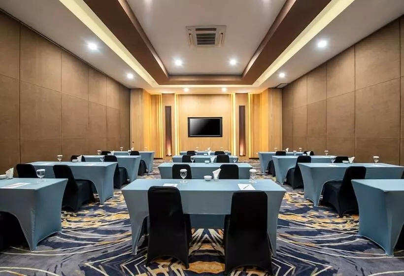 Oakwood Hotel & Apartments Taman Mini Jakarta