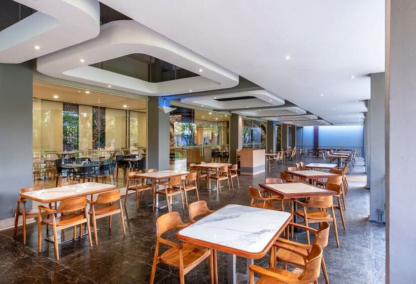 Oakwood Hotel & Apartments Taman Mini Jakarta