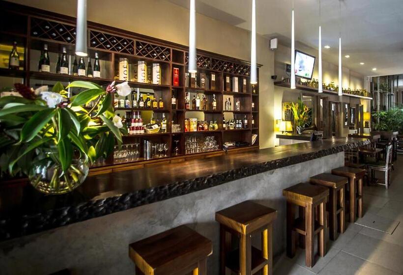 בית מלון כפרי The Ranee Boutique Suites