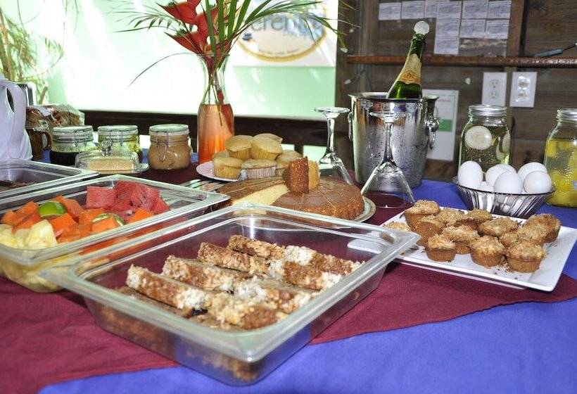 هتل West Bay Lodge