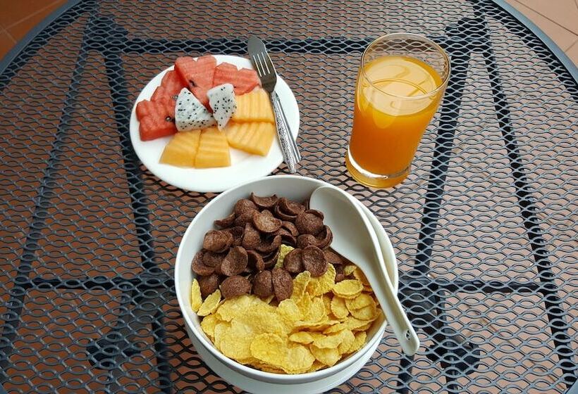 New Ihouse Hotel   Hostel