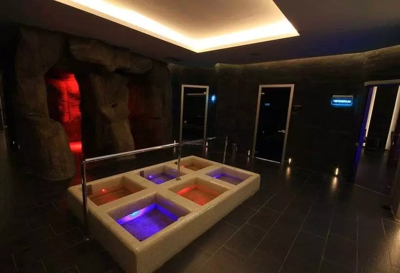 هتل Sky Tower Deluxe