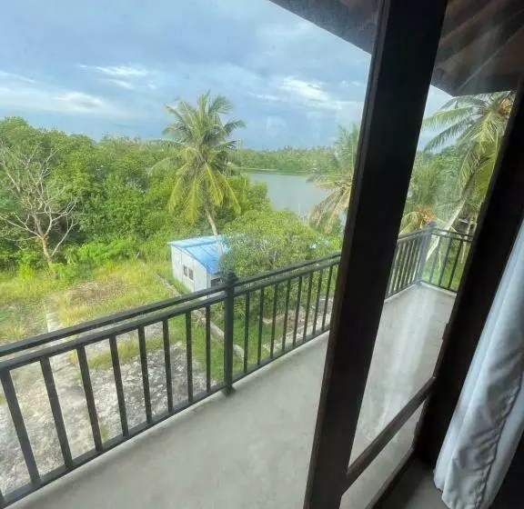 هتل Mario River Villa