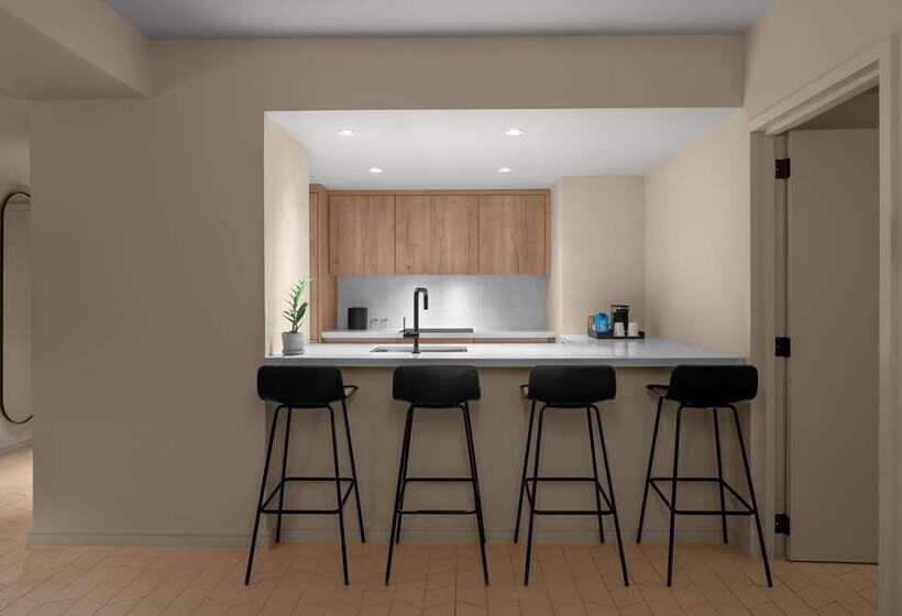 Rok Hotel Kingston, Tapestry Collection By Hilton