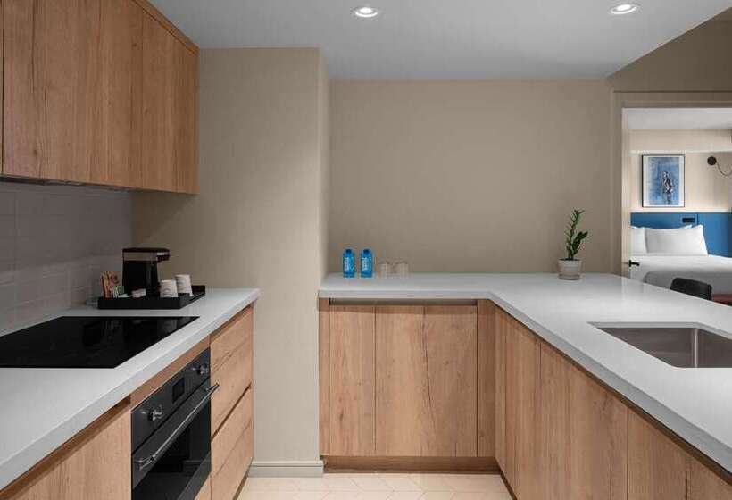 Rok Hotel Kingston, Tapestry Collection By Hilton