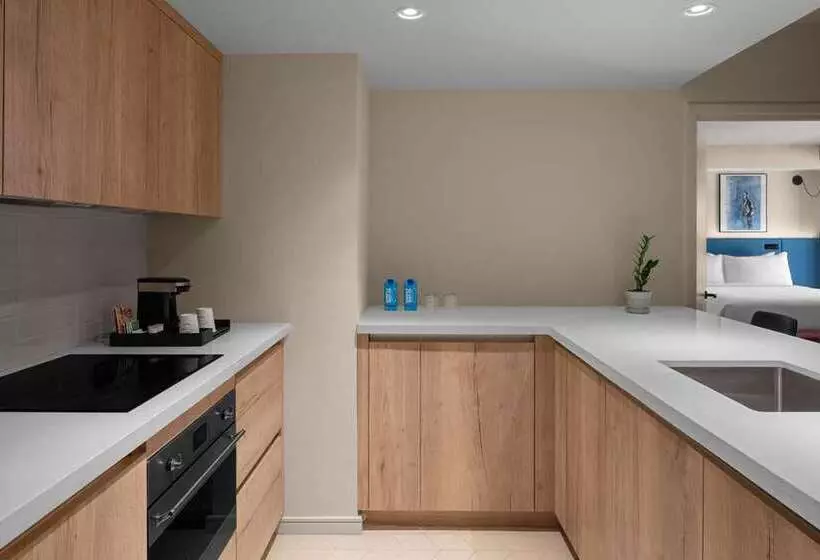 Rok Hotel Kingston, Tapestry Collection By Hilton