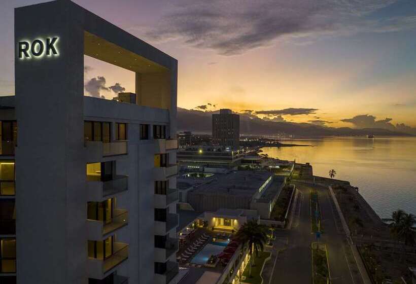 Rok Hotel Kingston, Tapestry Collection By Hilton