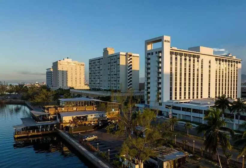 Rok Hotel Kingston, Tapestry Collection By Hilton