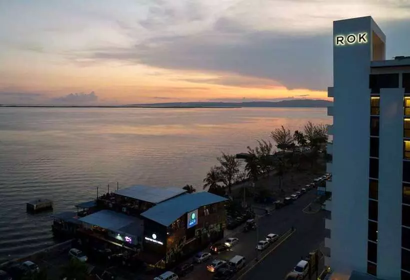 Rok Hotel Kingston, Tapestry Collection By Hilton