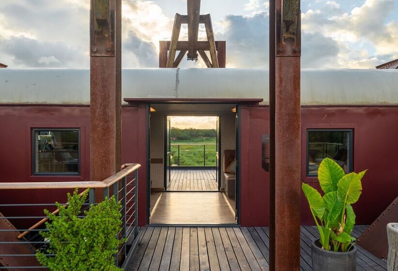 Отель Kruger Shalati Train On The Bridge & Garden Suites