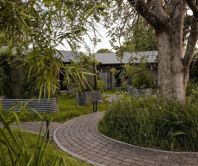 Отель Kruger Shalati Train On The Bridge & Garden Suites