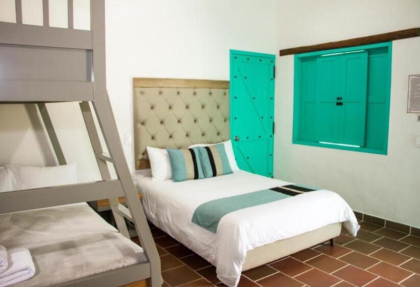 هتل Mesa De Los Santos