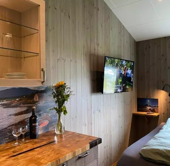 Retkeilymaja Finnvikhaugen Rooms