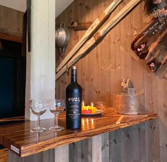 Retkeilymaja Finnvikhaugen Rooms