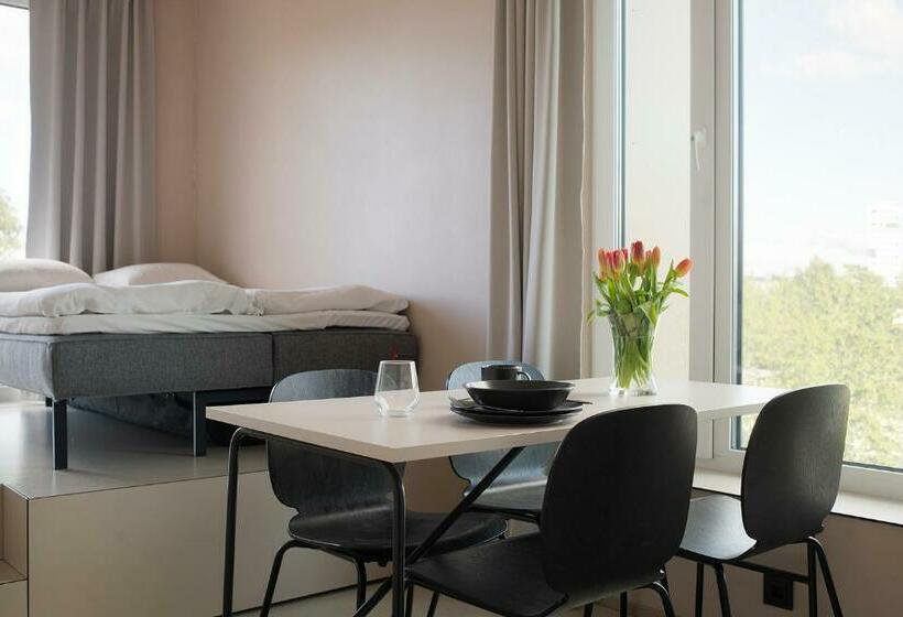 هاستل Hugo Apartment