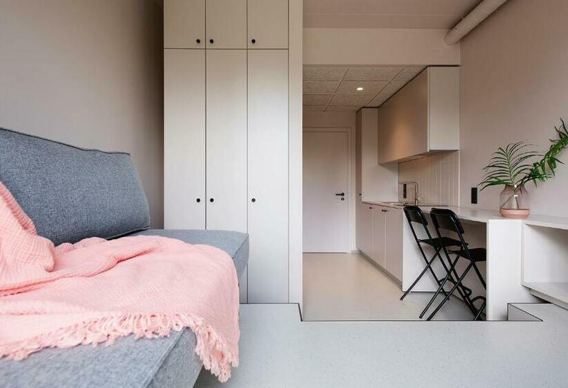 هاستل Hugo Apartment