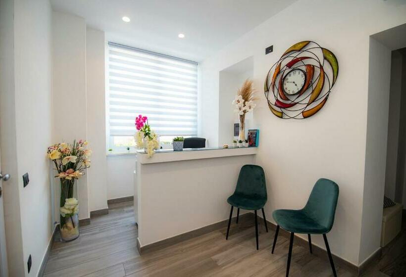 ベッドアンドブレックファースト La Dolce Vitas