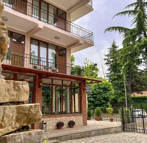 هتل Central Kvareli