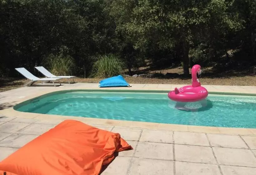 Majatalo Villa Bleucassis