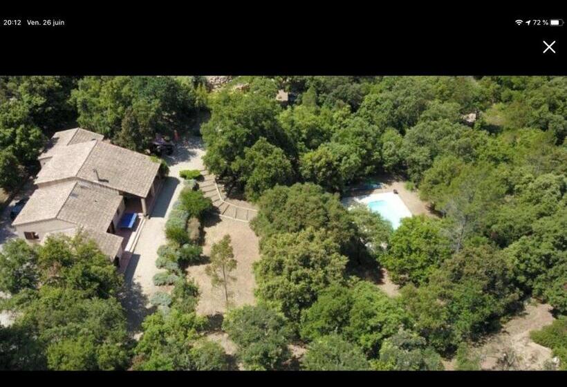 פנסיון Villa Bleucassis