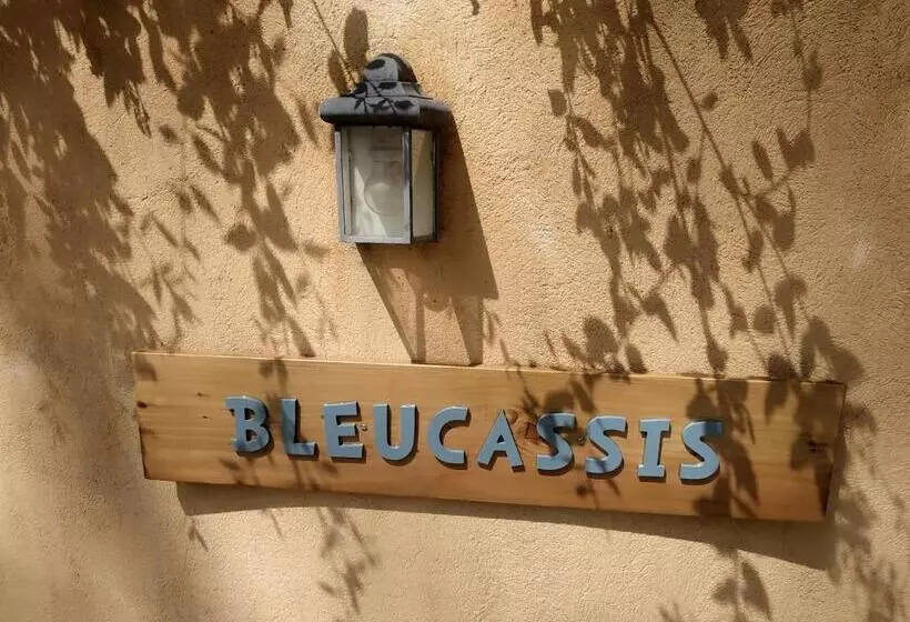 Majatalo Villa Bleucassis