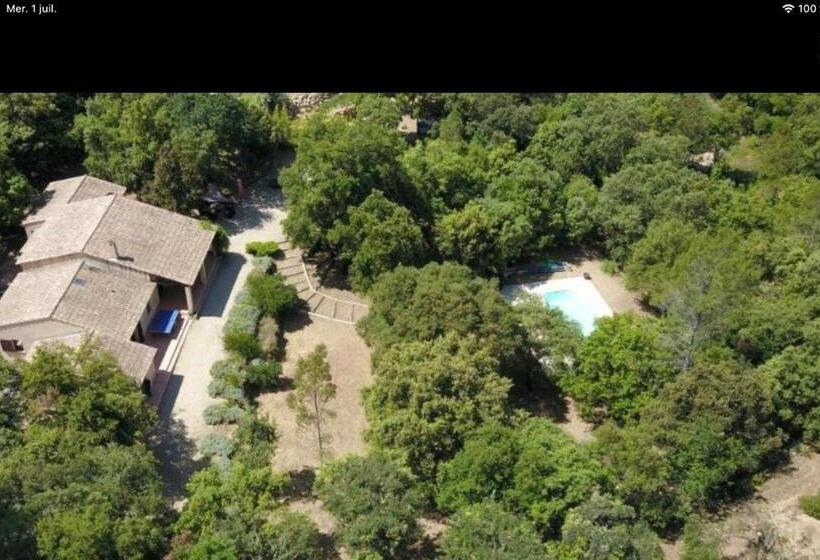 פנסיון Villa Bleucassis