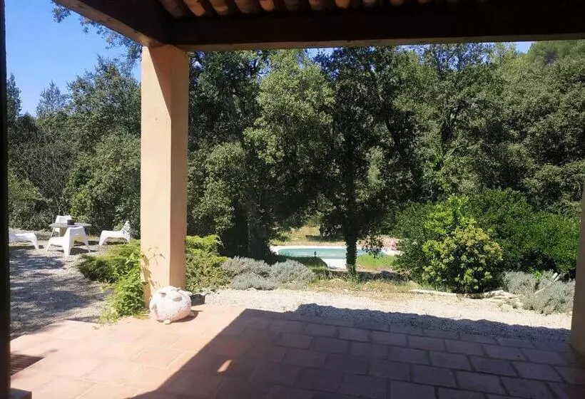 Majatalo Villa Bleucassis