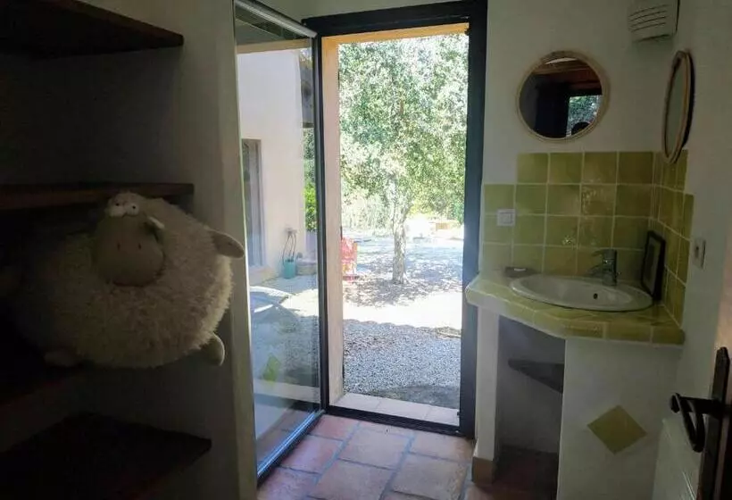 Majatalo Villa Bleucassis