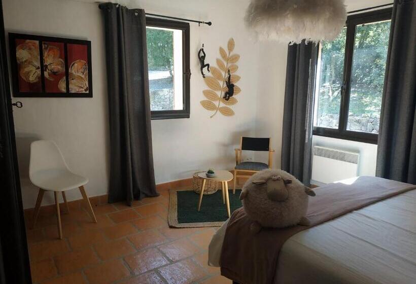 פנסיון Villa Bleucassis