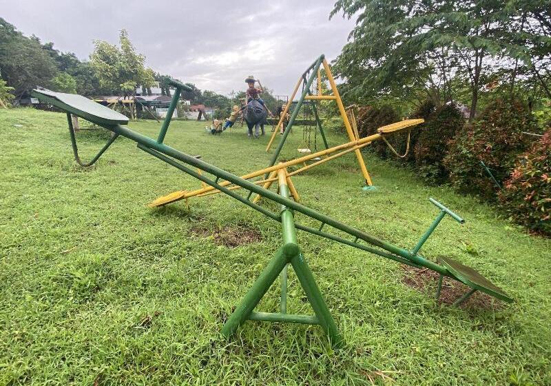 리조트 Taal Maranan Farmville Inc. By Cocotel