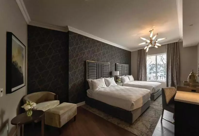 Hotelli The Chateau Grande