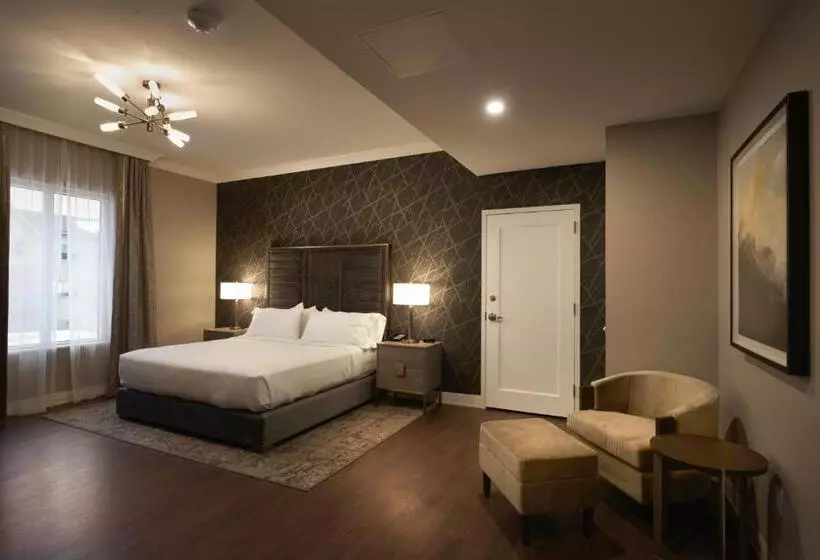 Hotelli The Chateau Grande