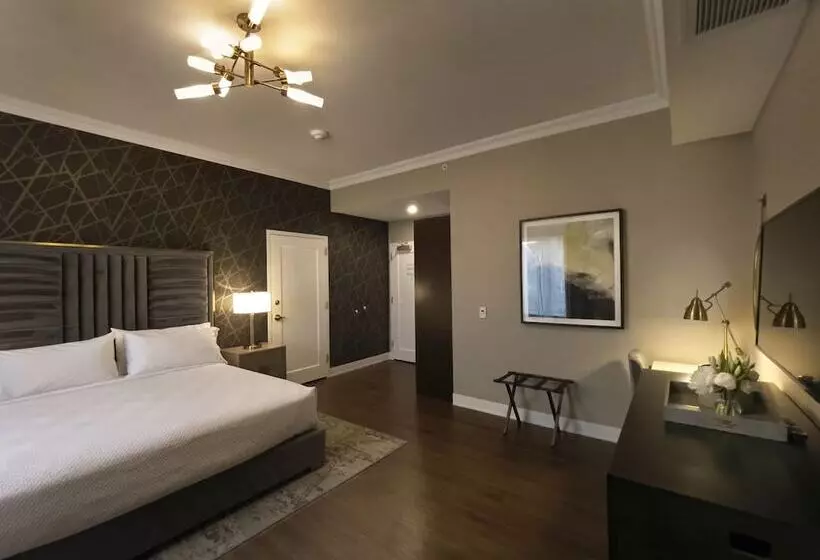 Hotelli The Chateau Grande