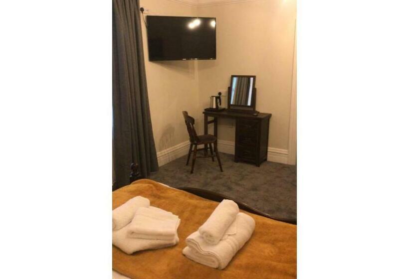 ホテル The Red Lion