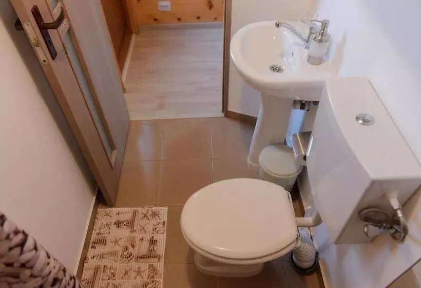 Majatalo Cazare Nicoleta