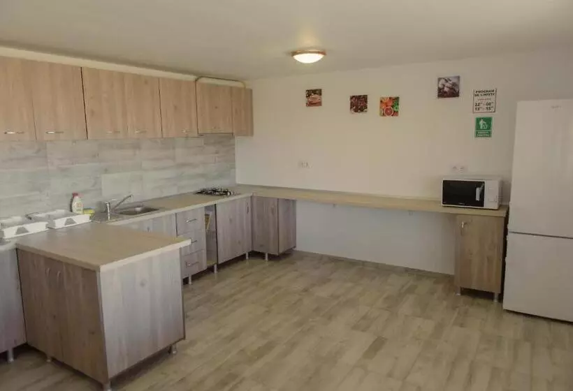 Majatalo Cazare Nicoleta