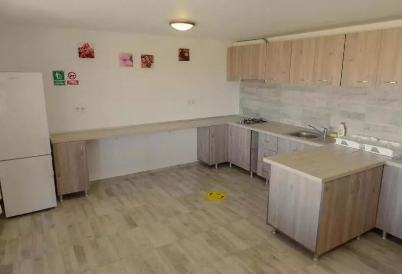 Majatalo Cazare Nicoleta