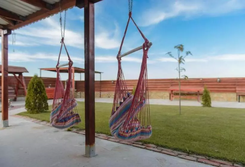 Majatalo Cazare Nicoleta